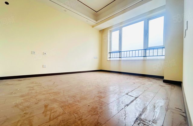 花样年智荟城3室2厅98.93㎡56.8万二手房图片