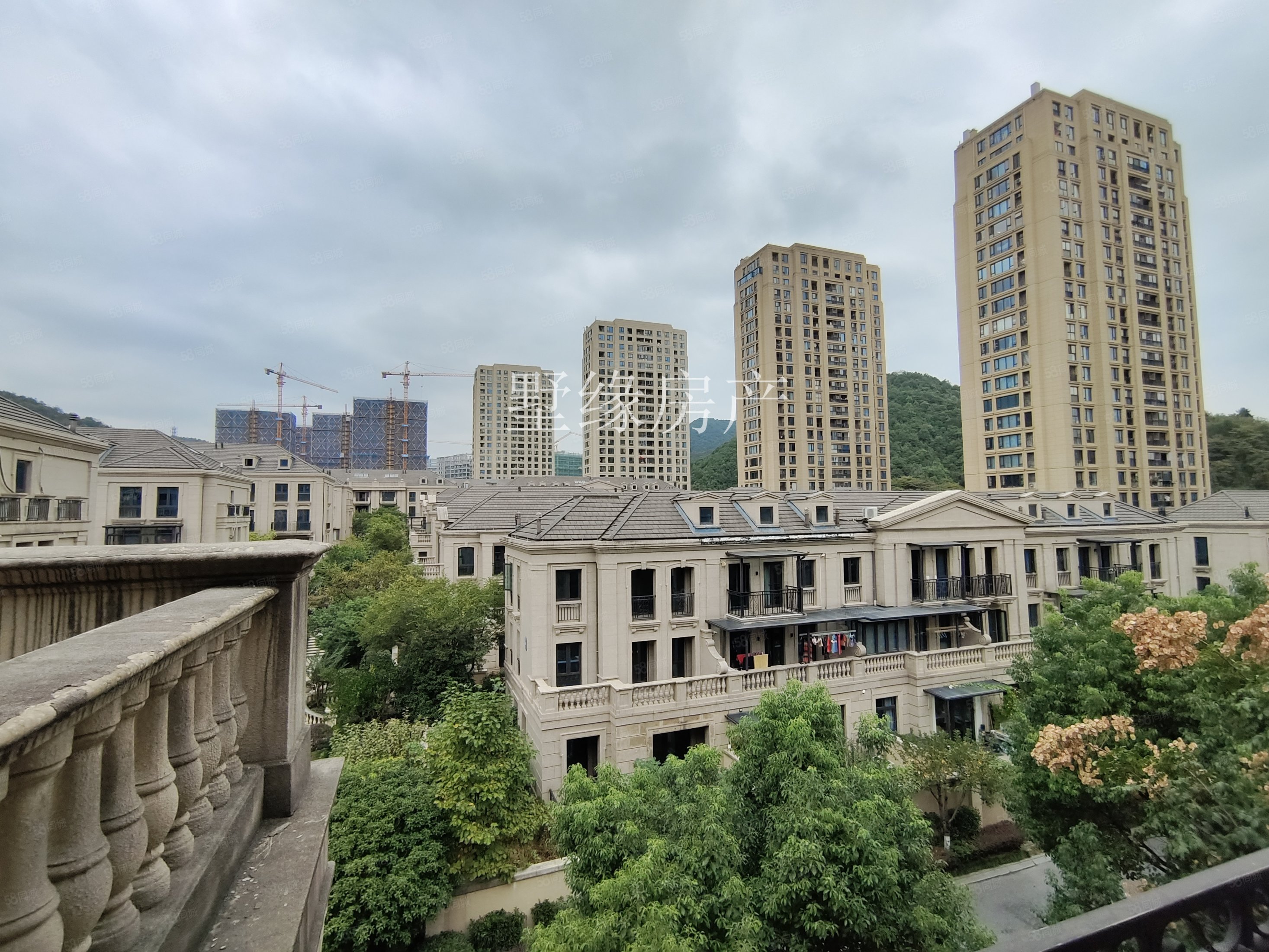 【10图】可以叠排何必高层 性价比 送阁楼 满5 随时看房,九龙仓雍景山