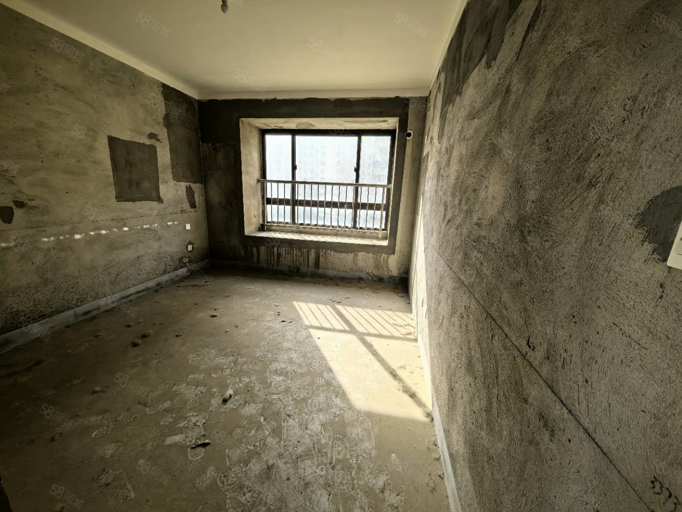 悦湖城3室2厅2卫120㎡南北71.6万