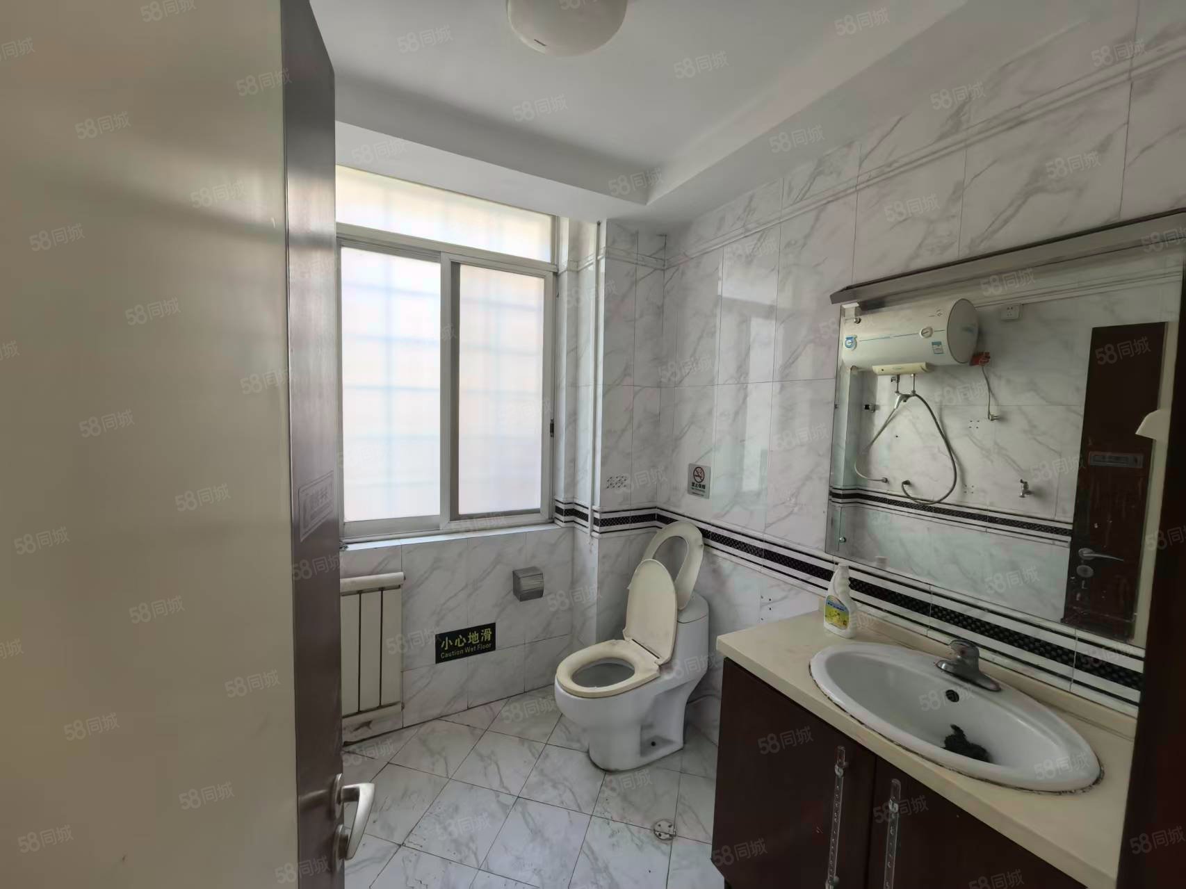 聽濤雅苑(別墅)4室2廳3衛(wèi)335.82㎡南北1400萬