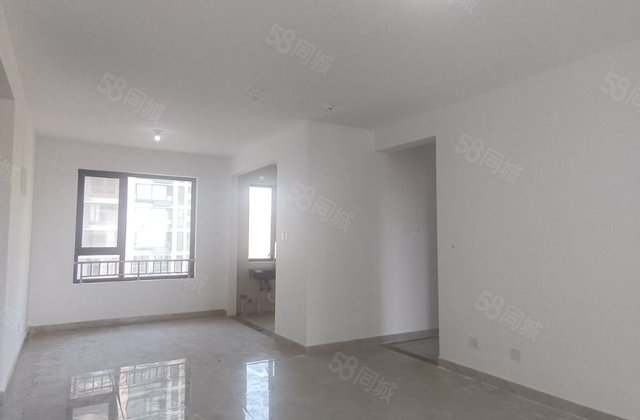 出售江山印 小三居 双卫生间 边户型万达育兴  近医院