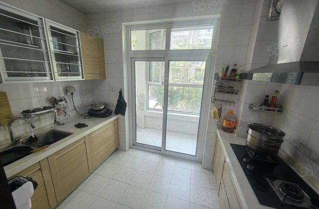 新东方名人苑三期 城市主人湖边好房配套齐全 双卫