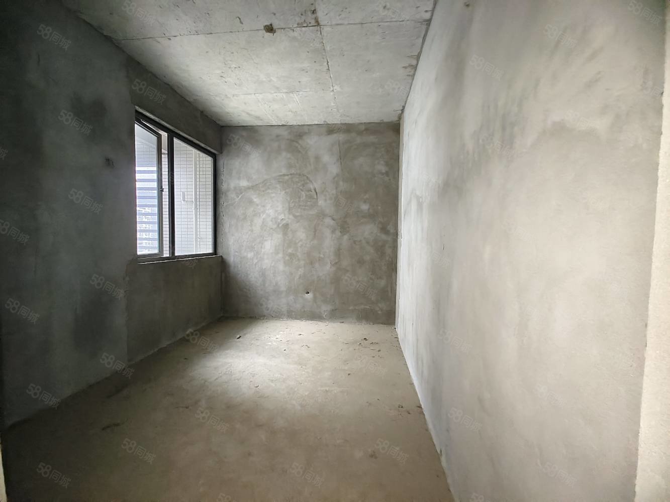 翔龙四方新城4室2厅2卫181㎡南北79.8万