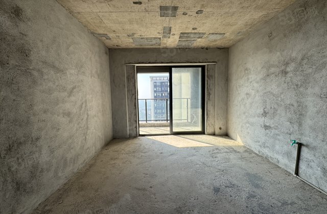 城投梓悦台4室2厅130㎡73.8万二手房图片