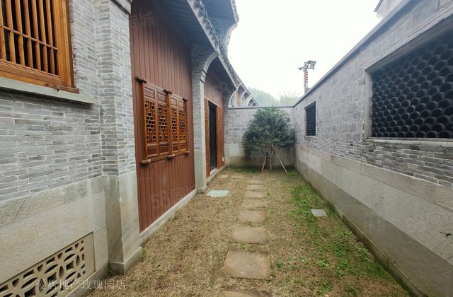 东钱湖 韩岭印巷 水街门口人流大 自住 民宿 养生 大小均有