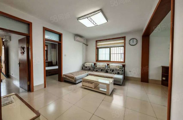 三中北校，润鸿东方旁，西边户带车位储藏室