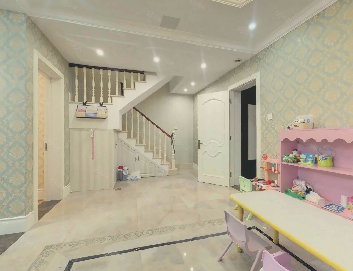 中建紅杉溪谷(東區(qū))5室2廳1衛(wèi)205.41㎡南北1490萬