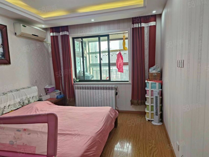 公园一号3室2厅2卫125.87㎡南北130万