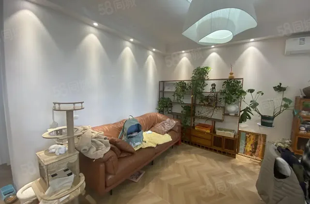 老文轩出校门进家门 品牌装修地暖房 带储藏室免大税 双卫