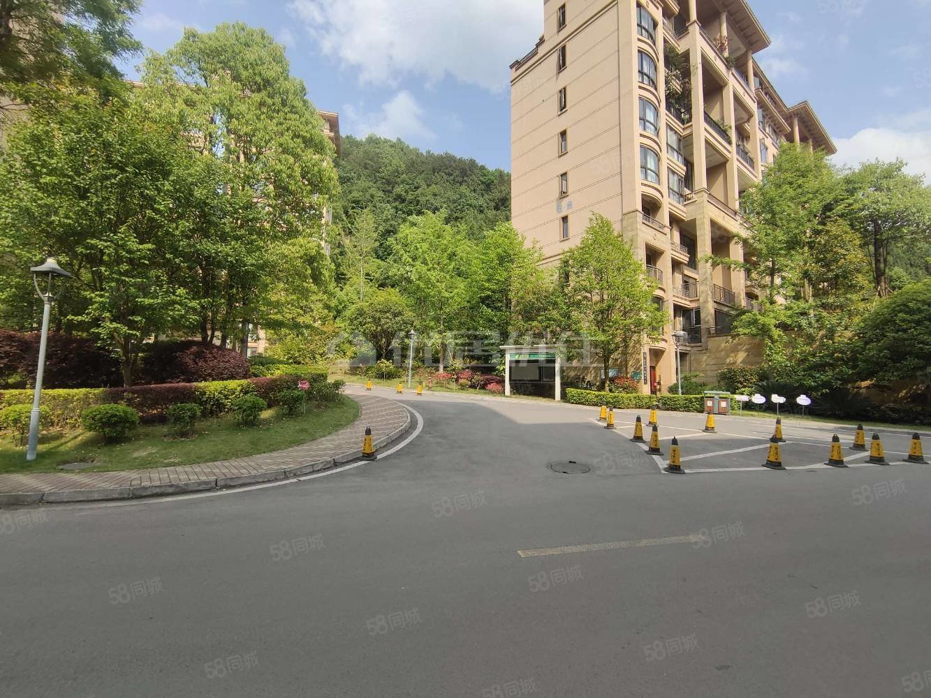 半山逸城b区4室7厅5卫200㎡南北280万