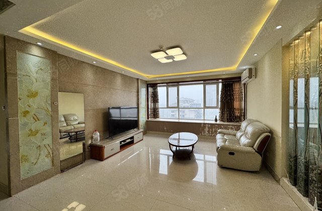 观湖景房 月亮湾精装三室双卫 全名户型 全屋定制装修