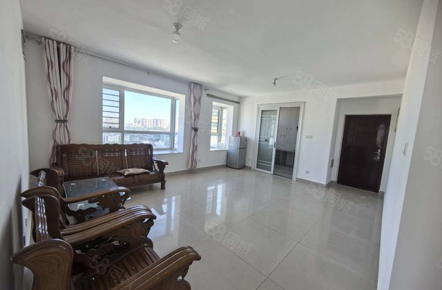 金柱康城好楼层 三室振兴路   汽车站