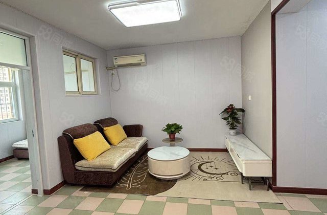 单价四千多河东   六中公园附近精装修两室两厅免大税主卧朝阳