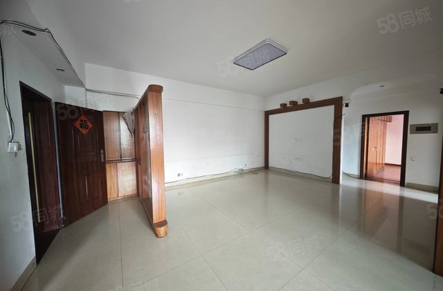 高楼小区3室2厅142㎡141.9万二手房图片