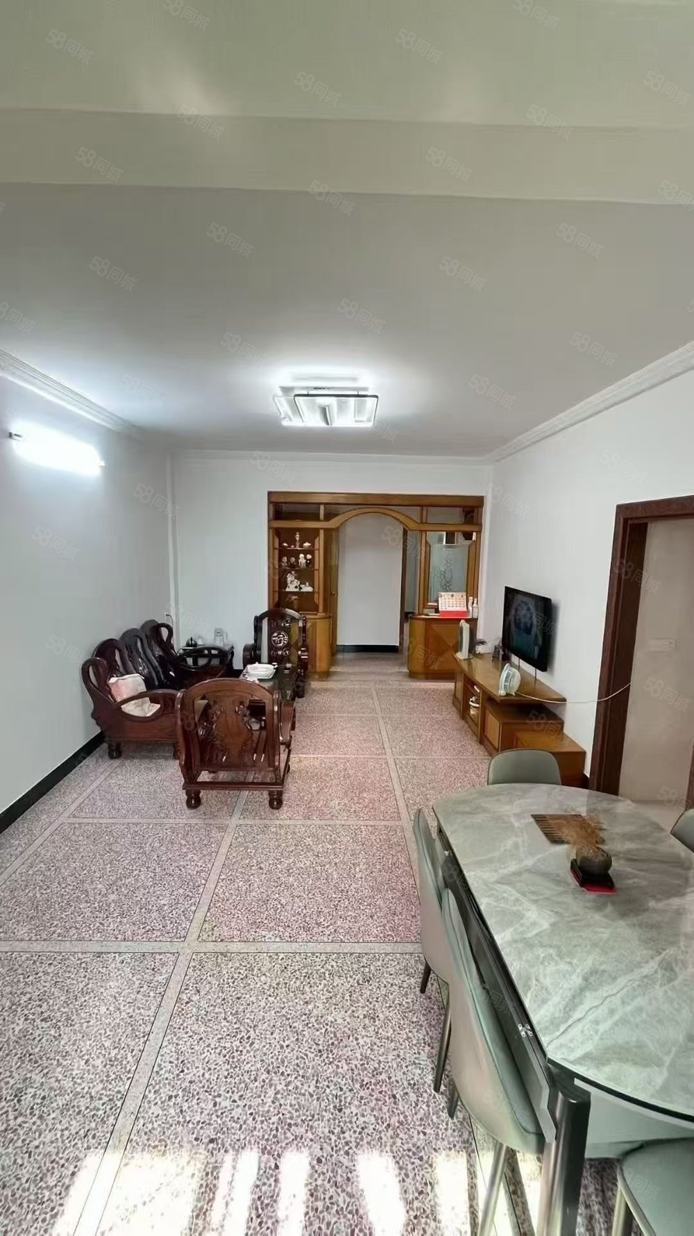 西荣路小区3室2厅1卫95㎡南北32万