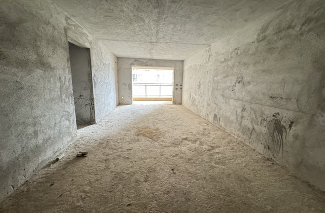 宏丰新城4室2厅136.14㎡89万二手房图片