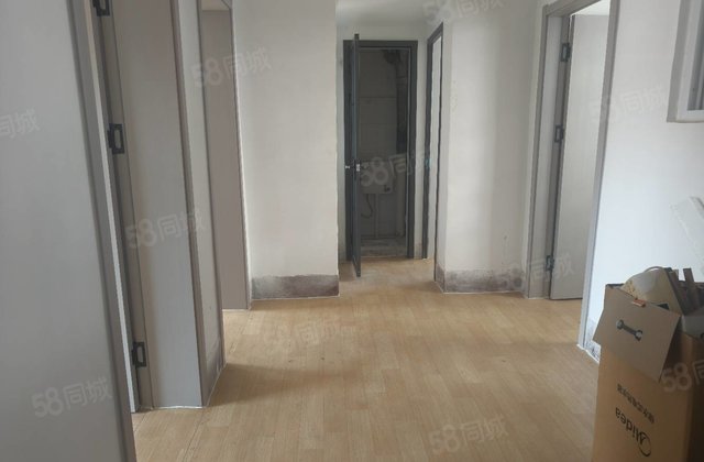 老文轩 一中 外国语 聊大家属院西苑小区  送储藏室随时看房