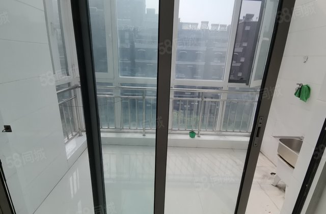 水岸花语，电梯洋房6加7送漏台，上下两层仅售82.9万