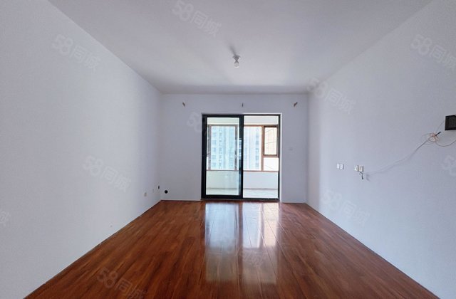 徒骇河旁 二中南邻130平三室两卫东边户送车位储藏室免大税