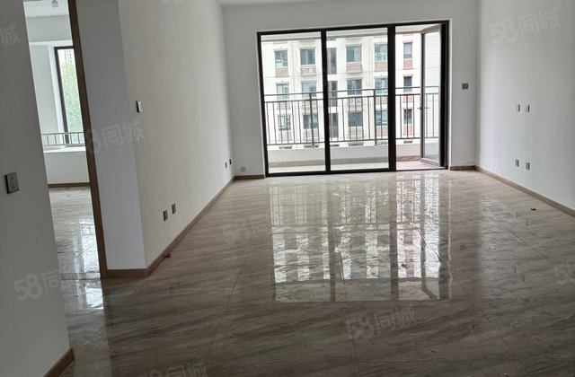 财信学府印象 诚意出售 送车储