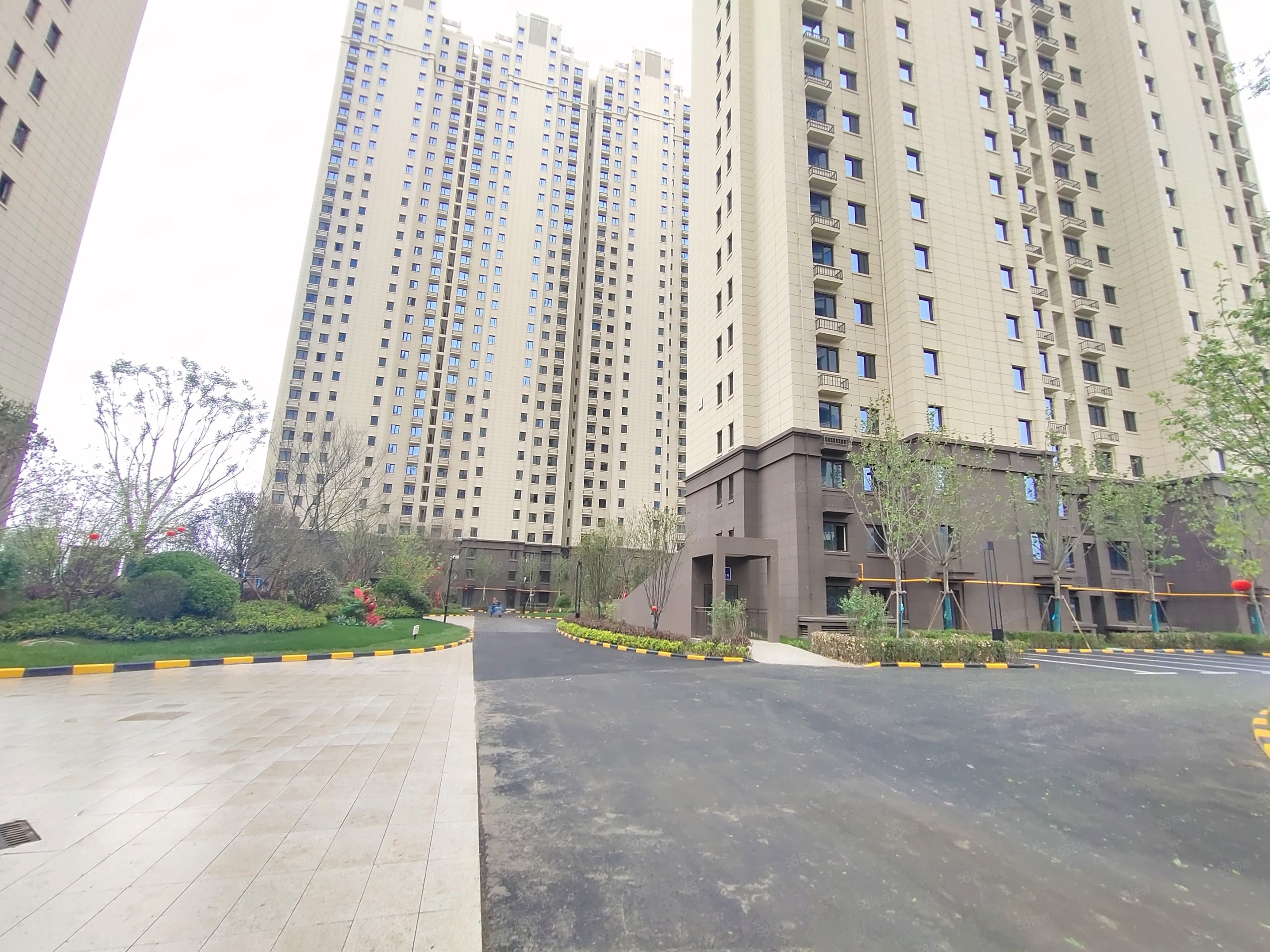 当代上品湾moma3室2厅2卫132㎡南北114万