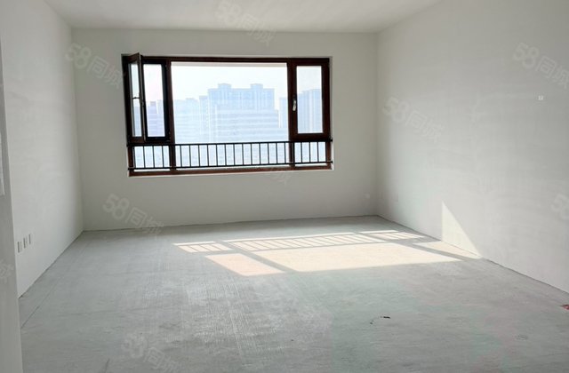 巴黎一号(公寓住宅)4室2厅157㎡82万二手房图片