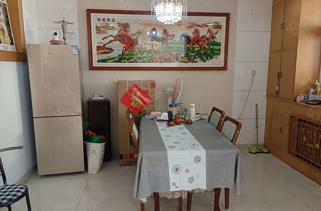 145平89万 东关瑞府东关国际附近 步梯中间楼层
