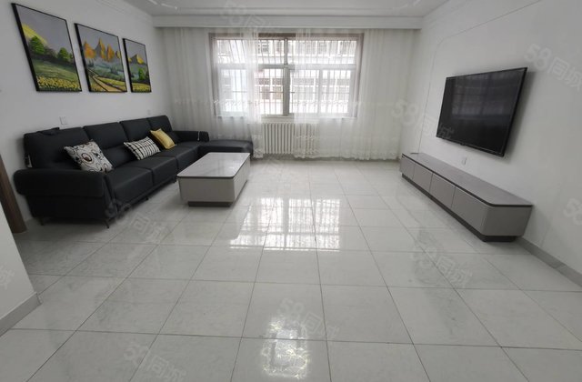 湖边世博园，城市主人，粮油三室朝阳三阳台，边大户型拎包入住