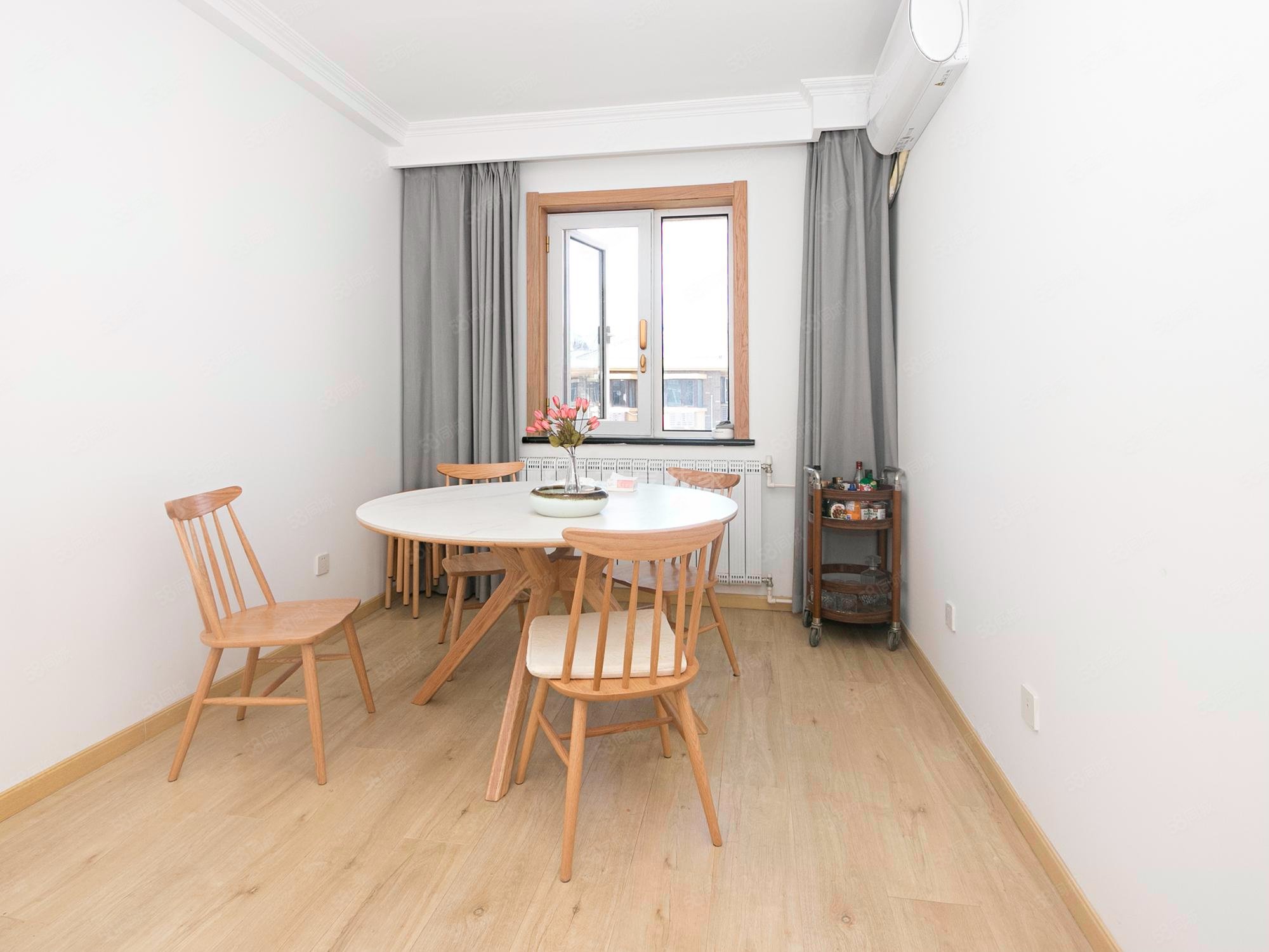 北小園3室2廳2衛(wèi)112.26㎡南北335萬