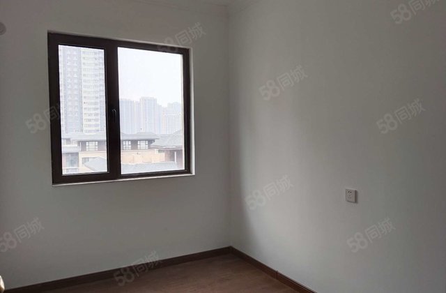 徒骇河旁，开发区国岳府小高层4室，免大税