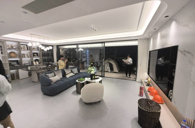 建国佳苑4室2厅230㎡90万二手房图片