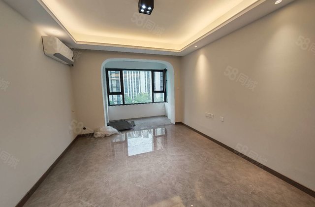 新一中对过！单价7开头 翰林天悦 精装三室 送车位 随时看房