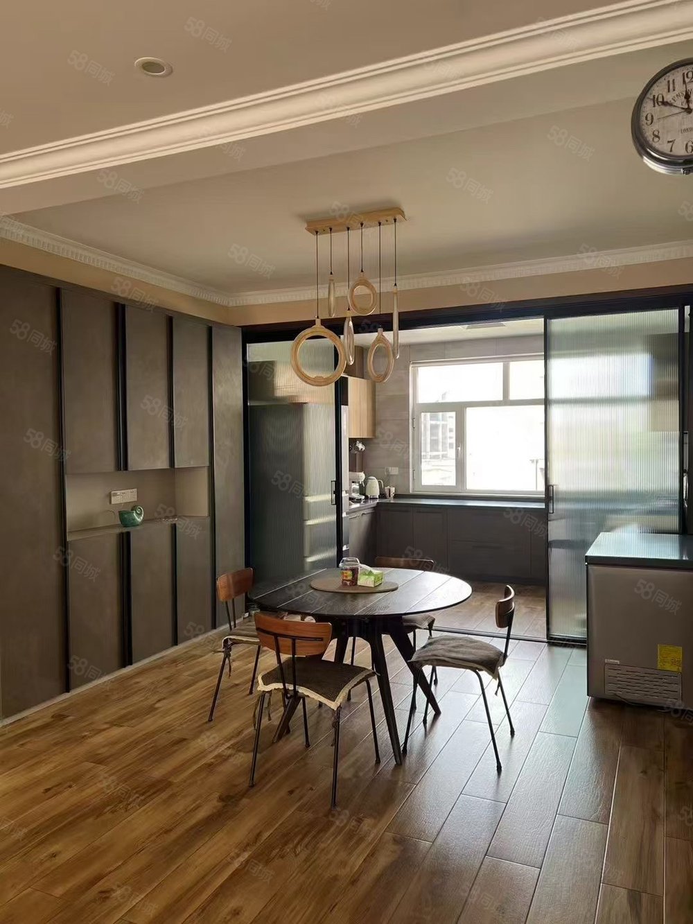 康裕新苑4室2厅2卫205㎡南北183万