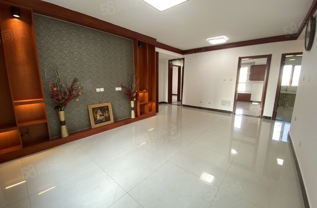 水岸花语 精装修双卫三室   位置 徒骇河旁 紧靠昌润莲城