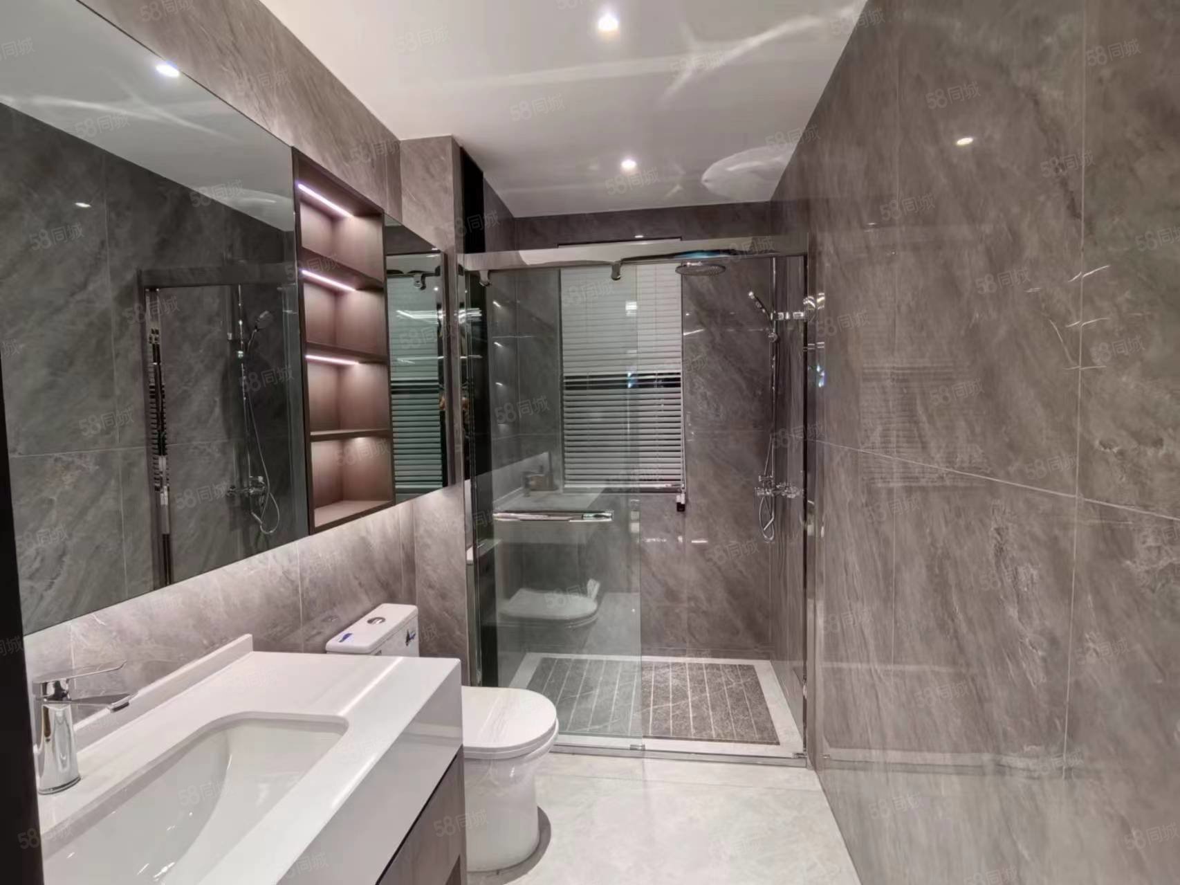 名邦鲲鹏御府4室2厅2卫126㎡南北62.8万