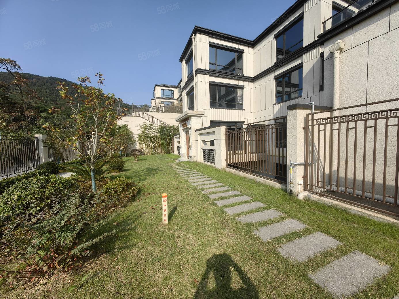 面朝市区 视野好 3000亩高尔夫球场环绕,伴山美墅-湖州58同城