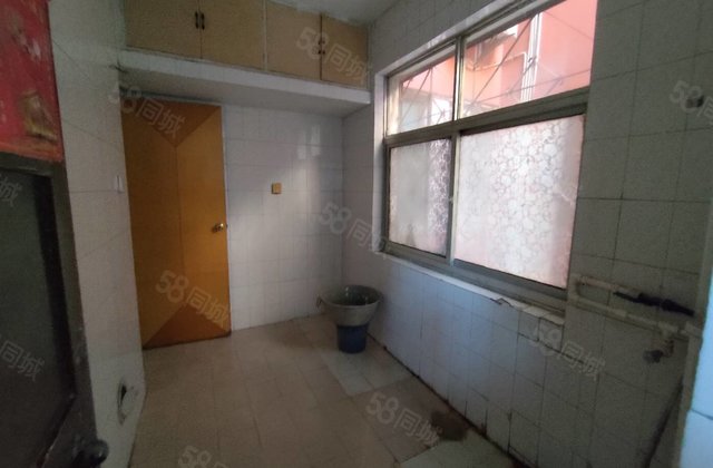 人民公园 建行家属院(花园路)一楼 两室朝阳 免大税