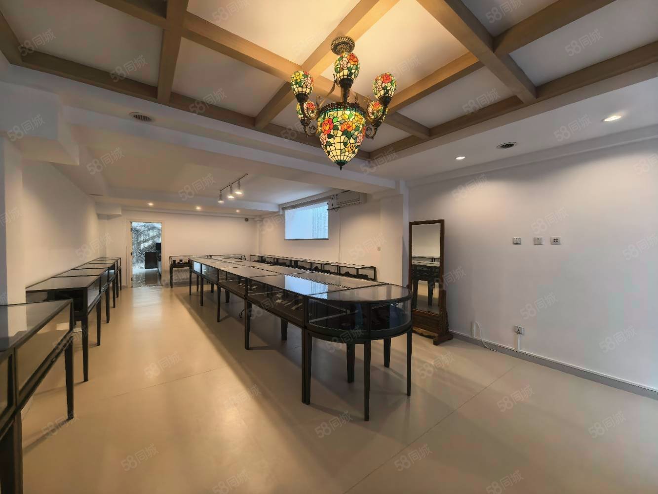 歐陸苑5室4廳5衛(wèi)236㎡南北3600萬(wàn)