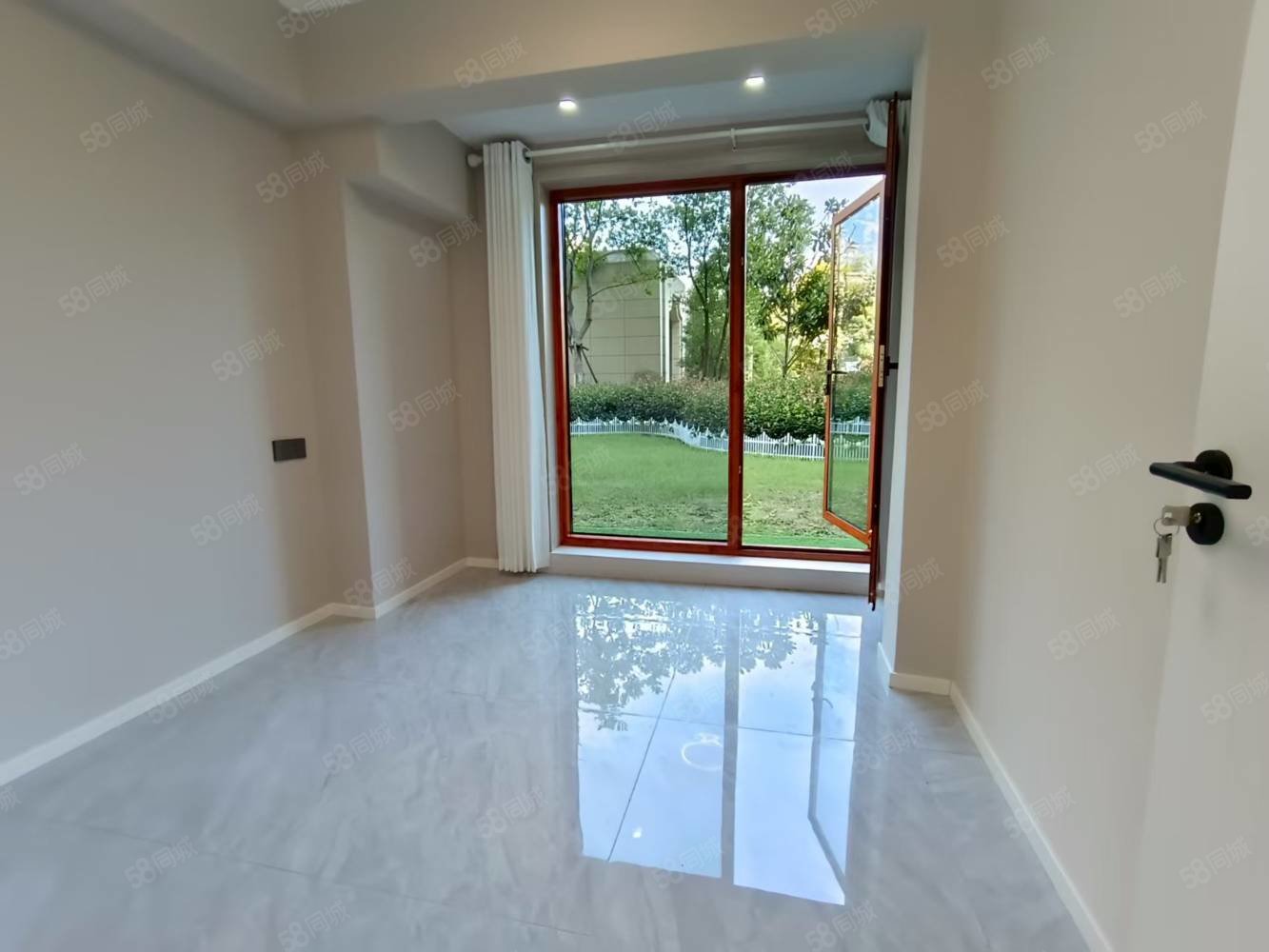 招商兰溪谷4室2厅2卫130㎡南北108万