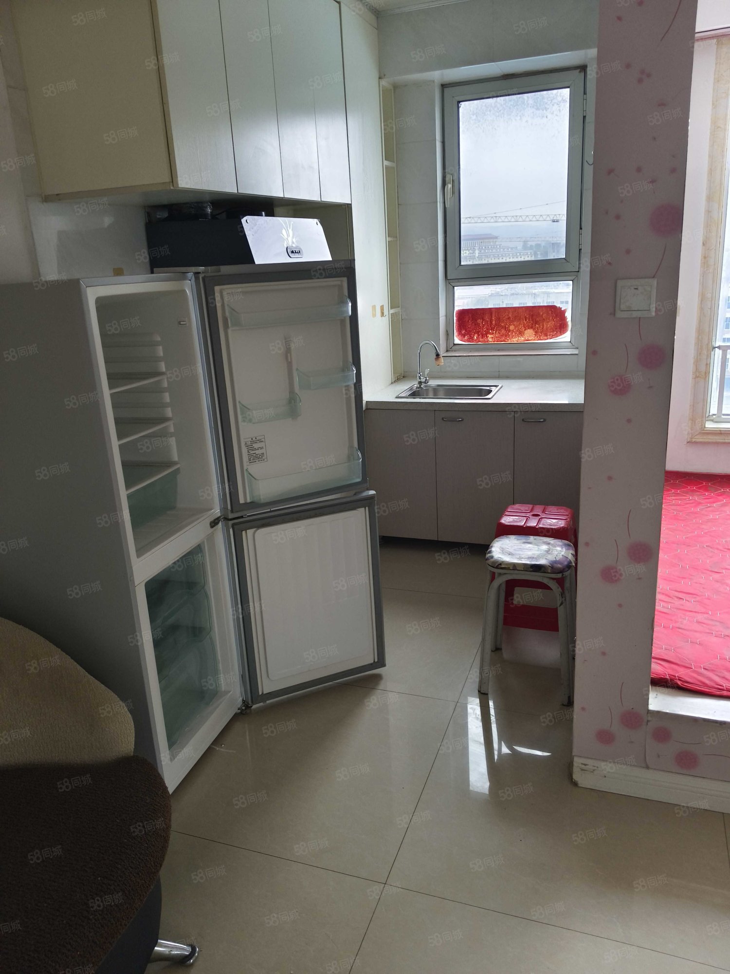 电子商务大楼1室1厅1卫53.99㎡南18.5万