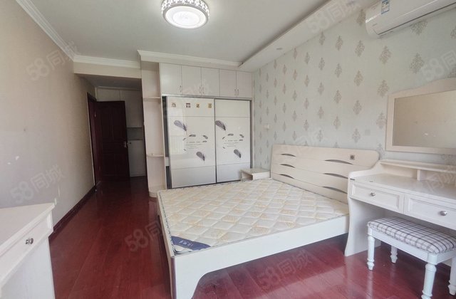 急售！阿尔卡迪亚！元宝户型！紧邻七中！送储！三室双卫