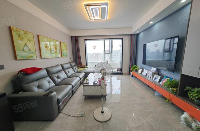 莲湖新城159平精装四居室带车位