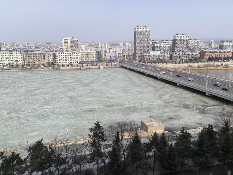 万事达公寓3室2厅2卫152㎡南北88万