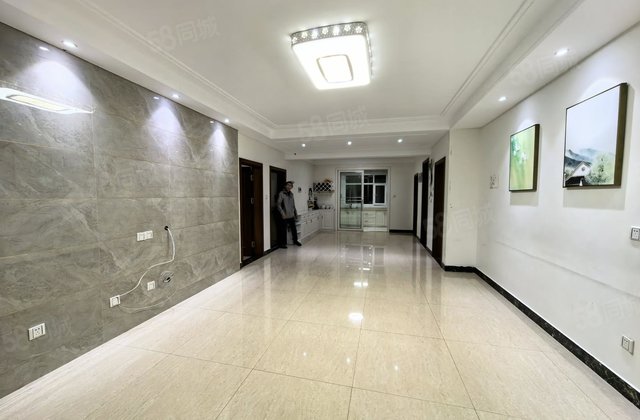 房东急售实验文轩对面的金柱大学城东苑免大税送储藏室可按揭