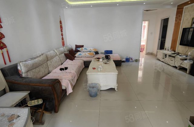 16年电梯新房好楼层，正规三室两厅商品单价五千多，