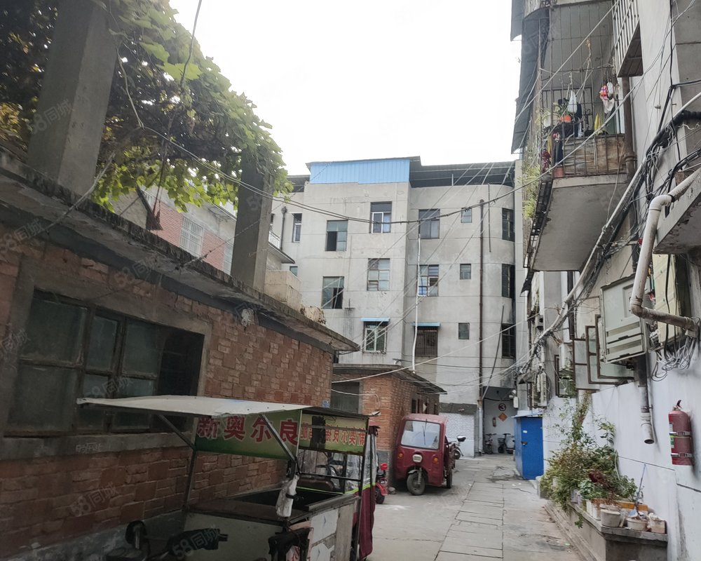 中山街鸿运小区