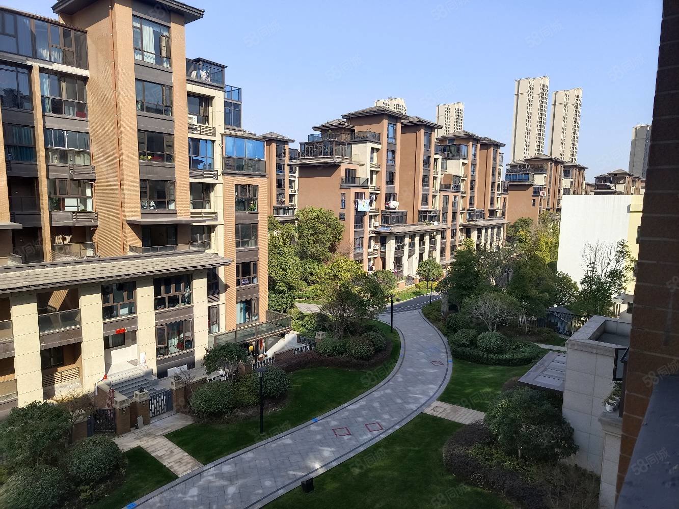 新力金沙湾3室2厅2卫107㎡南130万