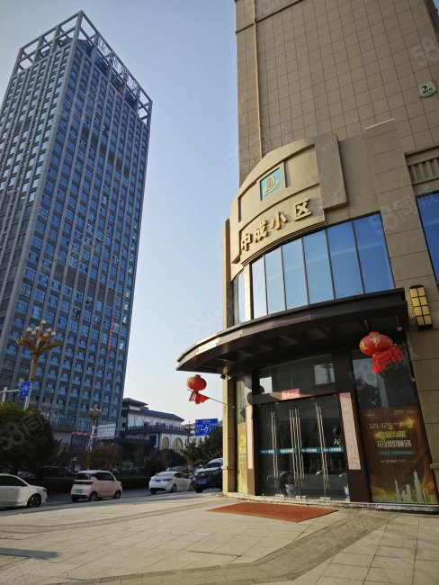 中成小区4室2厅2卫125.91㎡南83.6万