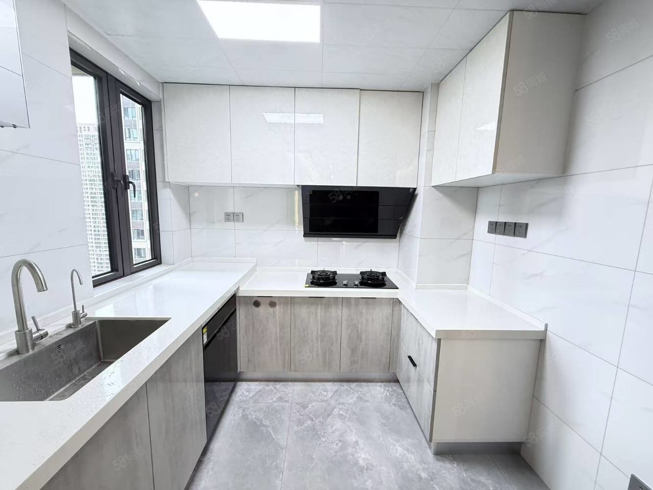 招商兰溪谷4室2厅2卫130㎡南北125万