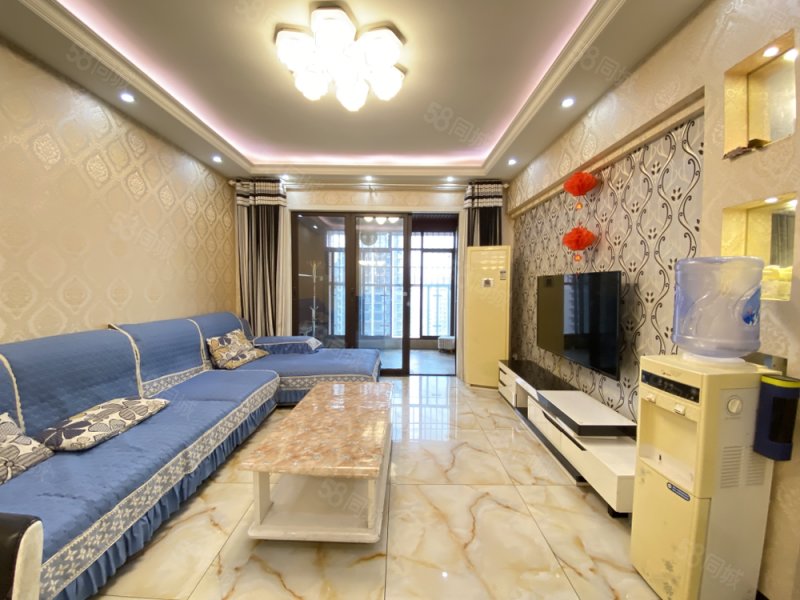 天立学府华庭带车位三房双卫,精装修,中间楼层,旁边就是公园